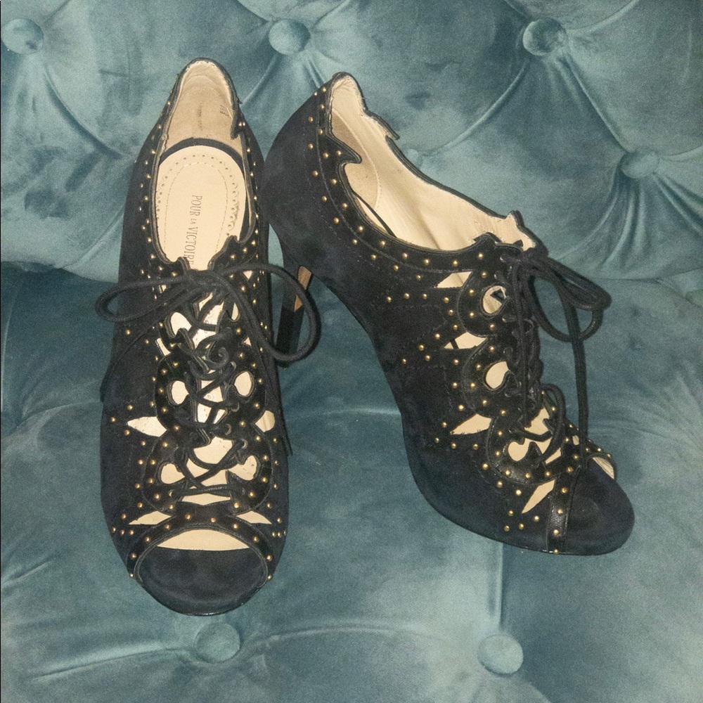 Pour La Victoire Sandal